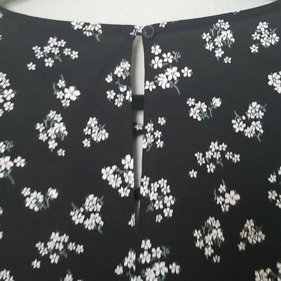 Forever 21 NWT floral top size large - Picture 6 of 9